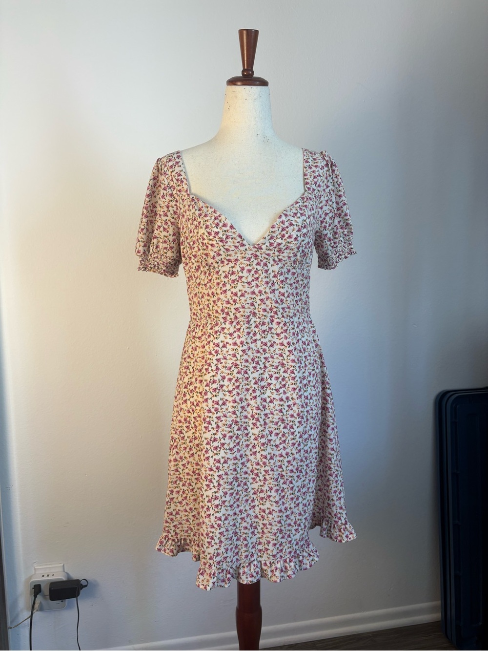 Pink and white ditzy floral day dress